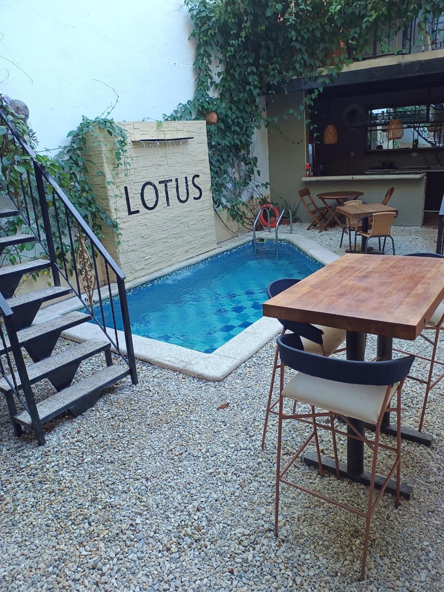Lotus Central Hotel Santa Marta  Exterior photo