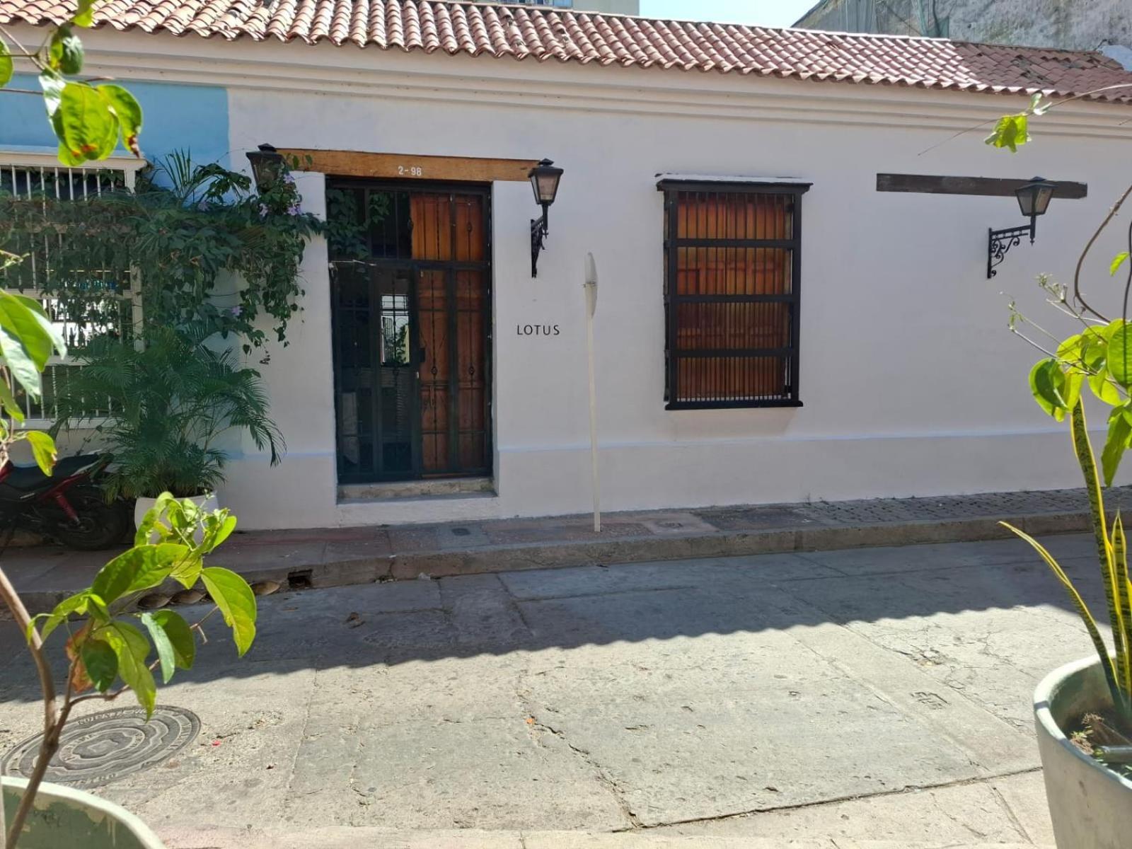 Lotus Central Hotel Santa Marta  Exterior photo